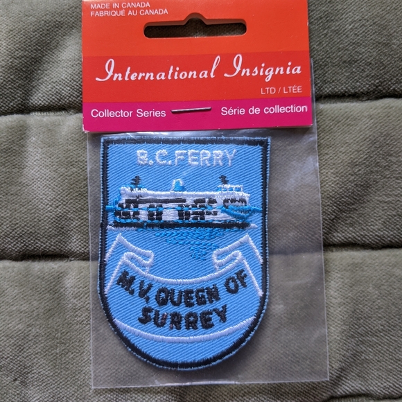 Lot 11 Vintage Patches B.C. and Alberta Voyageur Emblems - Picture 9 of 13